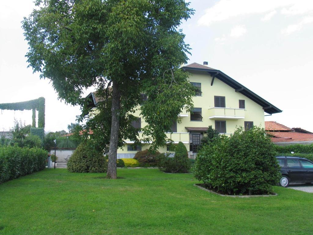 Albergo Residence Isotta Veruno Zewnętrze zdjęcie