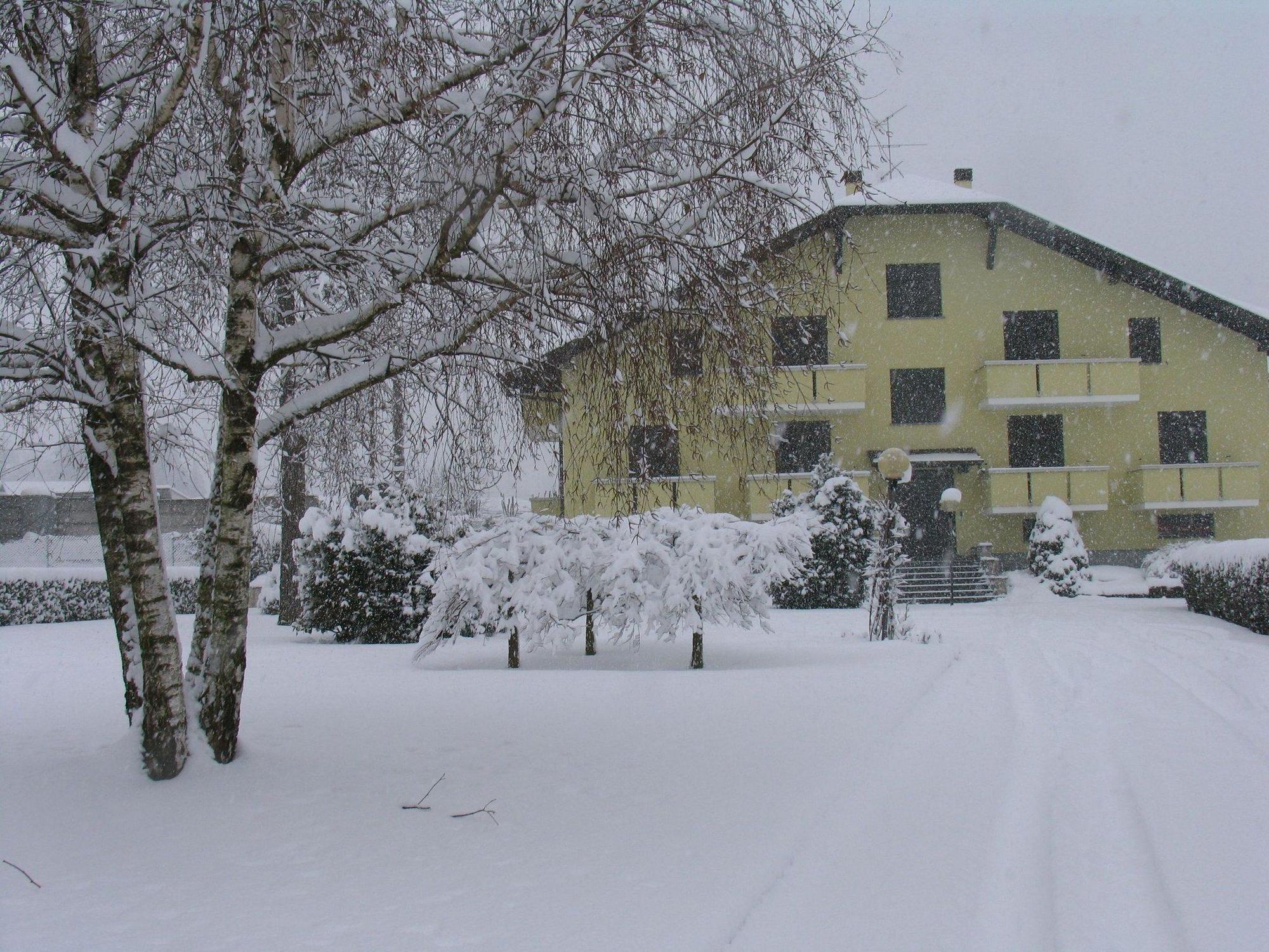 Albergo Residence Isotta Veruno Zewnętrze zdjęcie