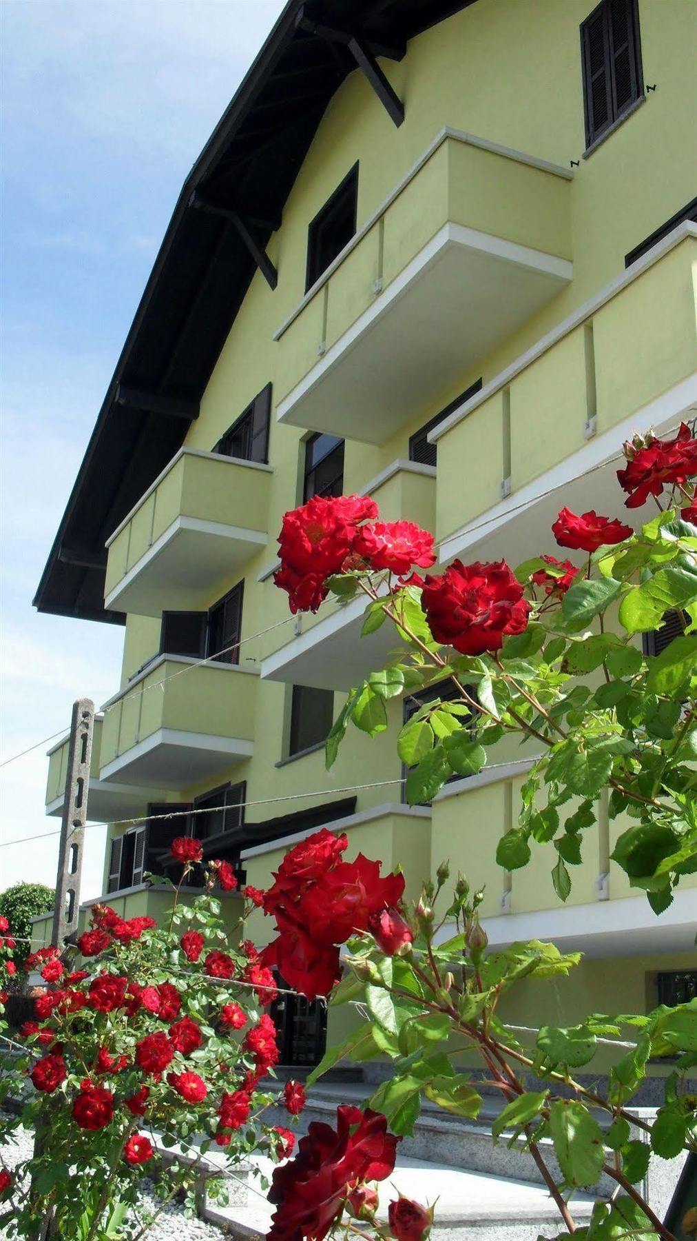 Albergo Residence Isotta Veruno Zewnętrze zdjęcie