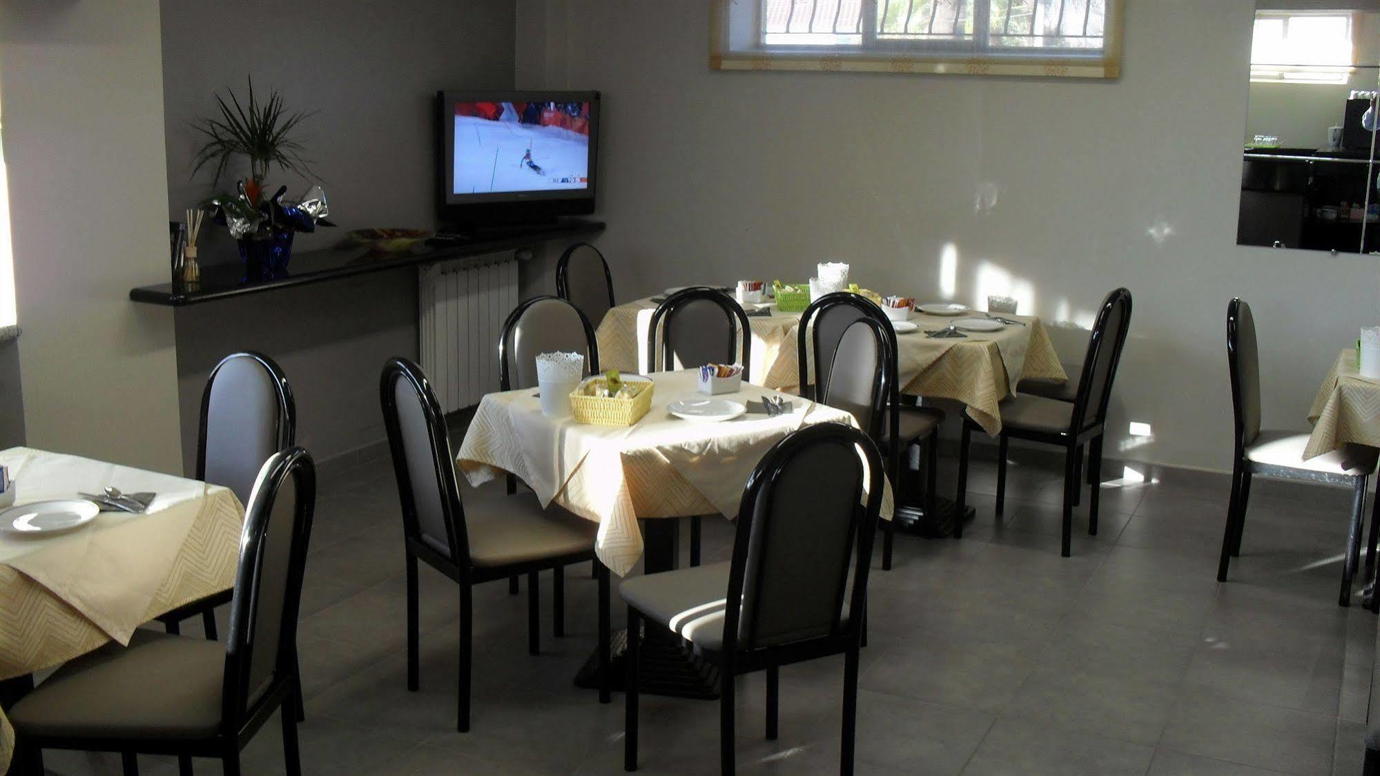Albergo Residence Isotta Veruno Zewnętrze zdjęcie